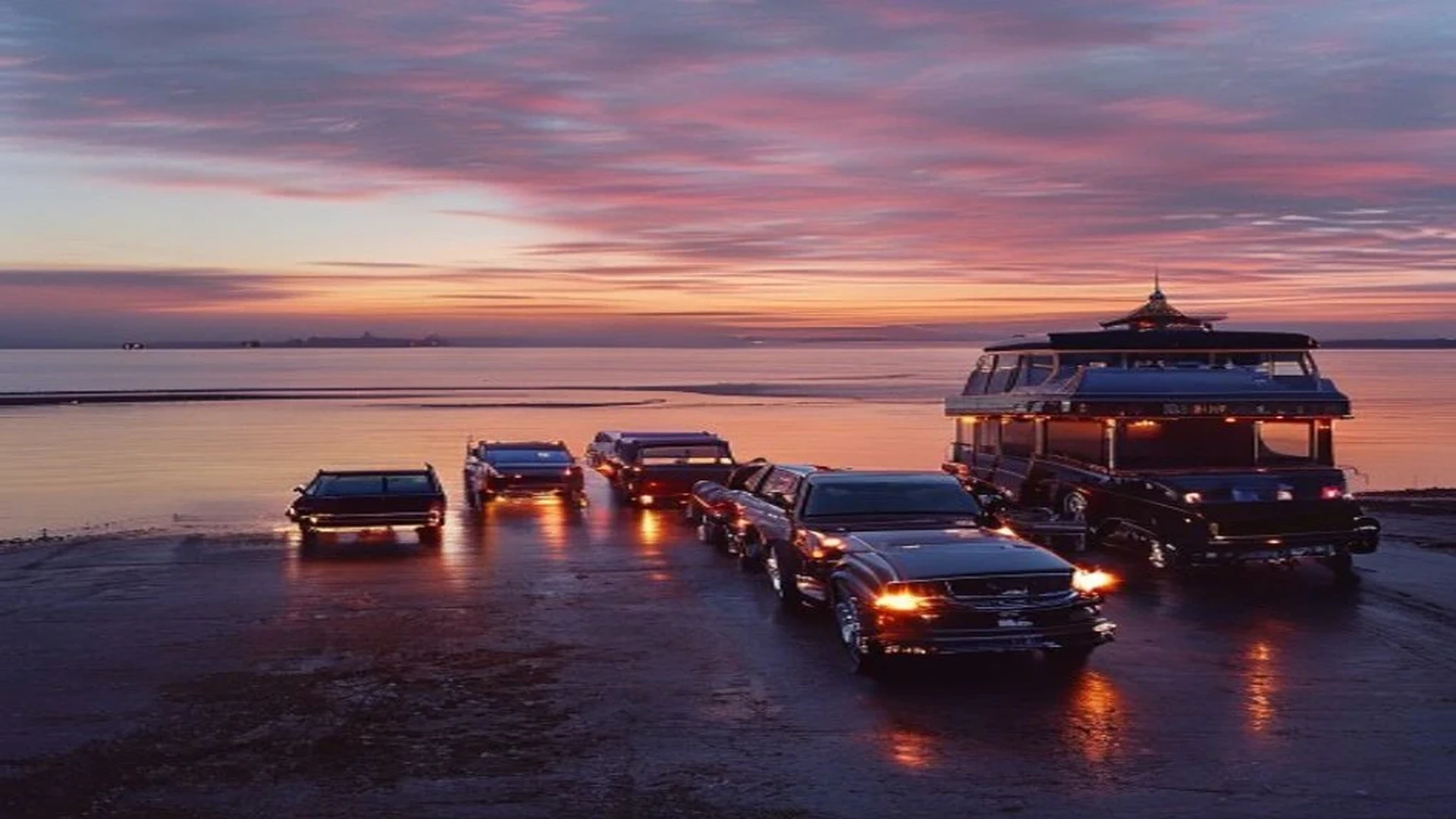 Royal Carriage airport fleet — sedans, SUVs, Sprinters
